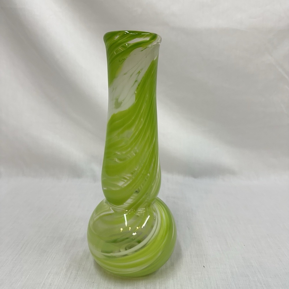 Hand blown glass Heritage Vase Green White Clear MCM - Picture 6 of 11
